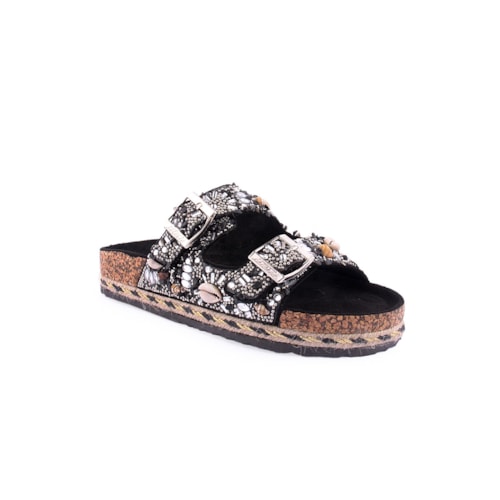 Chinelo ISTERIA