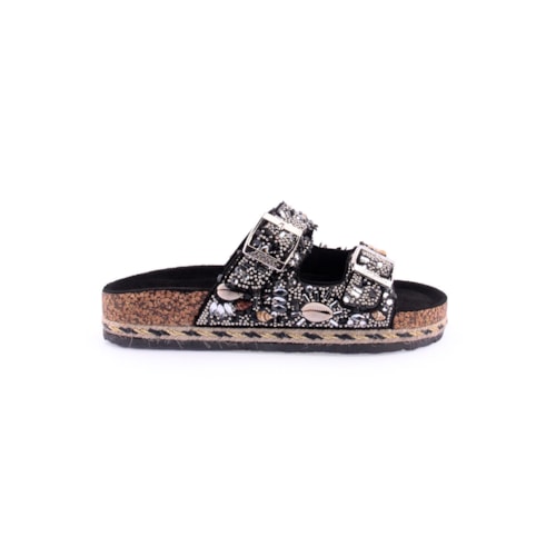 Chinelo ISTERIA